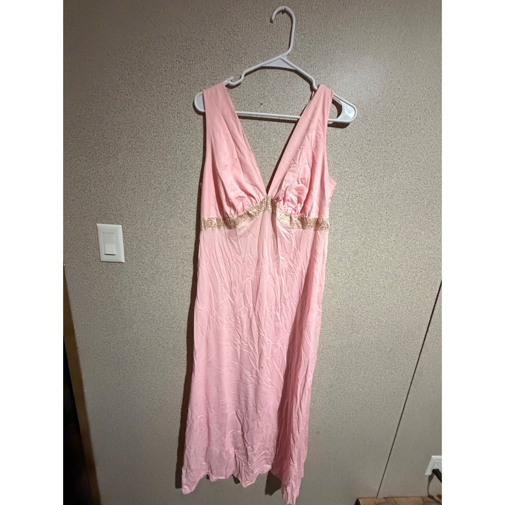 Vintage Pink Peignoir‎ Set Nightgown Robe Gold Lace Trim Maxi 2 Piece Loungewear